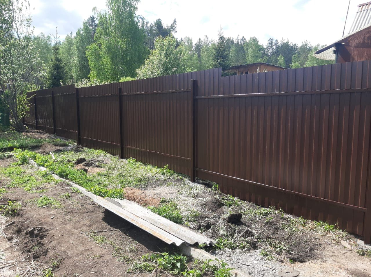 Забор из профнастила, цена с установкой под ключ в Екатеринбурге