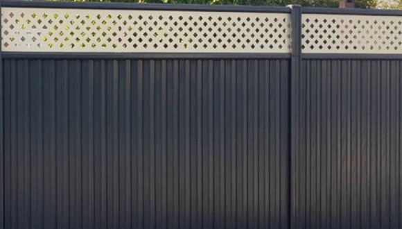 Забор из черного пронфастила, низкая цена за метр погонный монтажа в Екатеринбурге